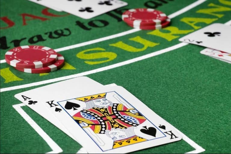 Antarmuka aplikasi ajang slot di layar ponsel Android dan iOS menampilkan menu Sudirman Cup